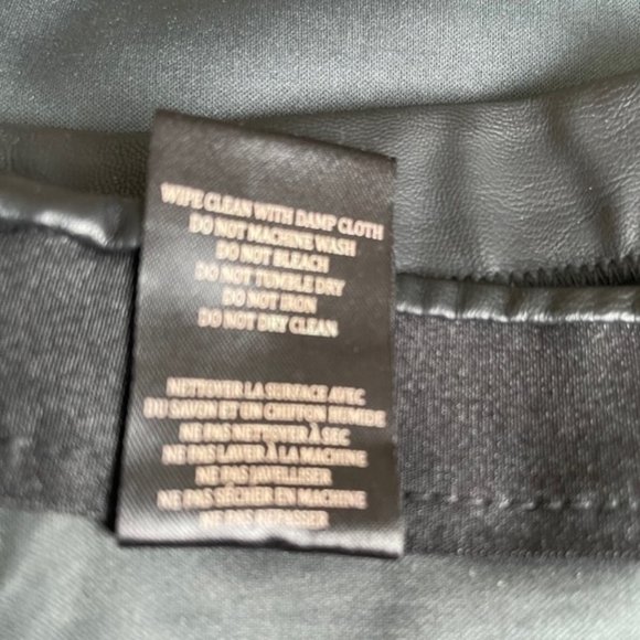 BLANK NYC Black Pussy cat Vegan Leather Leggings - Picture 12 of 12